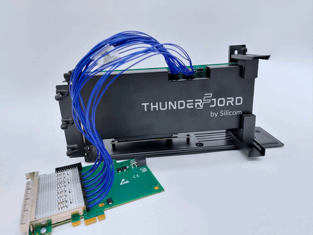 Thunderfjord card with 4xQSFP28 expansion PCI adaptor with 2xARC6-16 and sideband connector